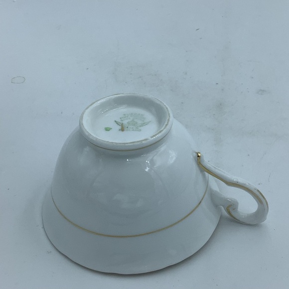 Vintage Tuscan English Bone China Flowers and Bird Teacup and Saucer - Picture 10 of 11